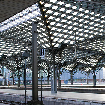 Kursy logistyki i zarządzania transportem: Klucz do sukcesu w dynamicznej branży